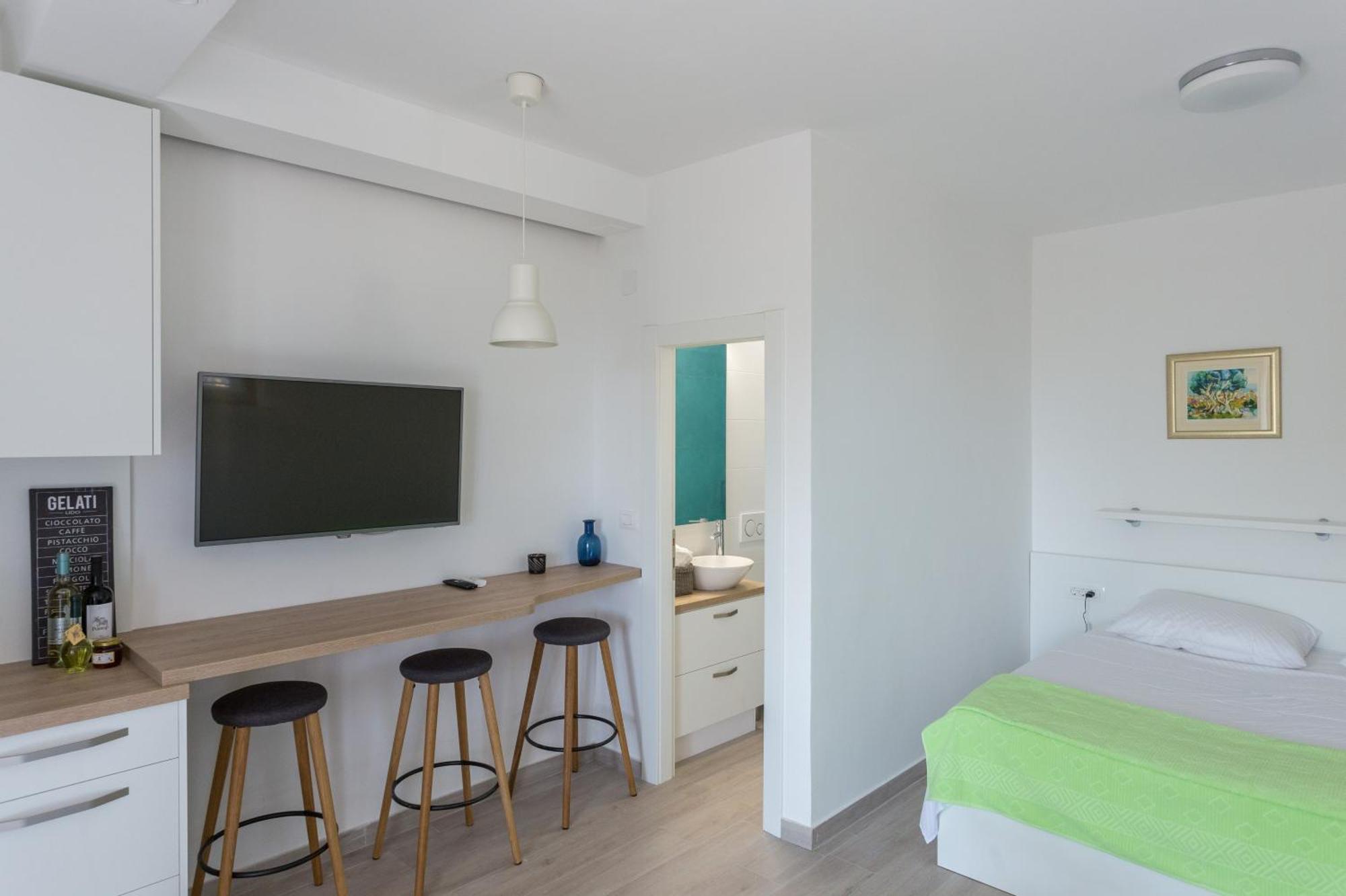 Apartments Bella Vista - 米利尼 客房 照片